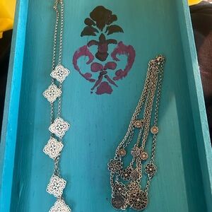 Elegant Silver Floral Necklace Set
